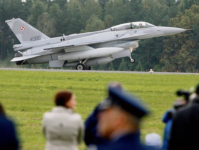 Generał Schwartz, dowódca sił powietrznych USA, odwiedza w czwartek bazę lotniczą w Łasku.