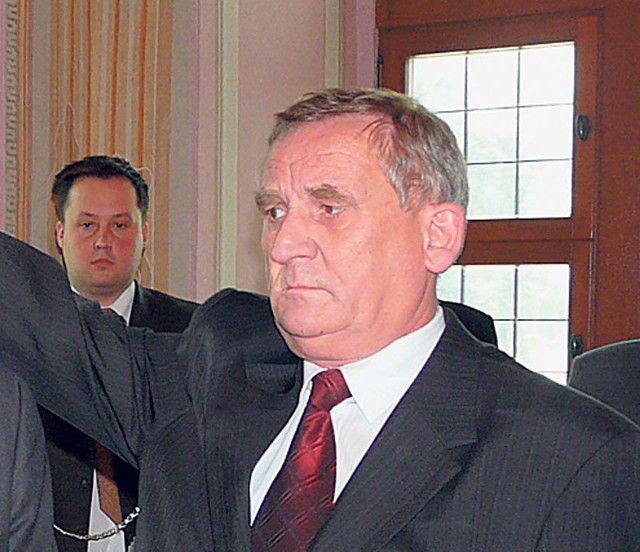 Kilka dni temu prezydent Zbigniew Dychto (z prawej), niekwestionowany zwycięzca wyborów, złożył ślubowanie. Teraz IPN oskarża go o kłamstwo lustracyjne.