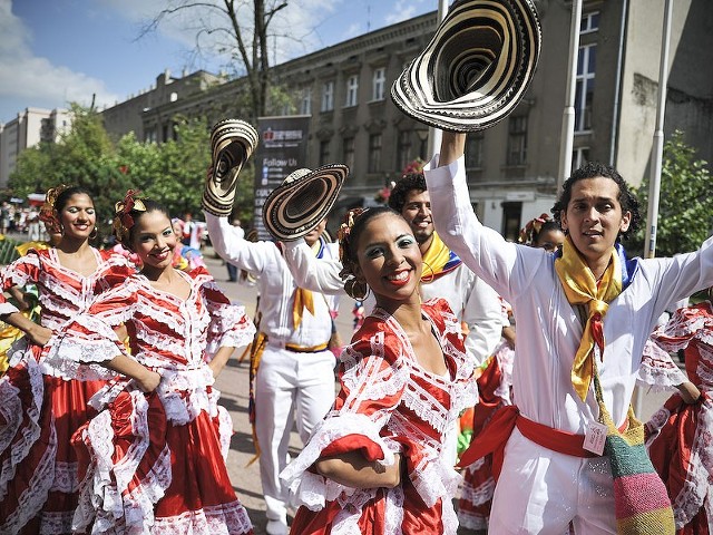 Folklor na Piotrkowskiej w Łodzi