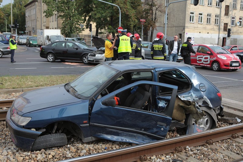 Wypadek na rogu Wólczańskiej i Mickiewicza