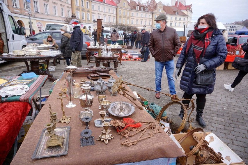 Tłumy na placu Zamkowym w Lublinie. Ostatnia niedziela lutego to Lubelska Giełda Staroci. Zobacz zdjęcia