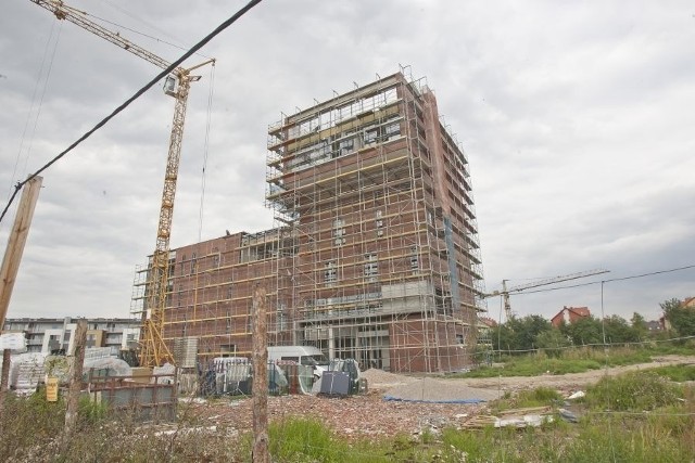 Budynek przyszłego urzędu miasta w Siechnicach ma już sześć pięter. Uroczyste otwarcie w maju 2012 roku 