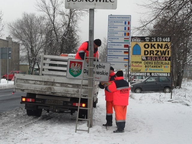 Pierwsze zagłebiowskie witacze już stoją