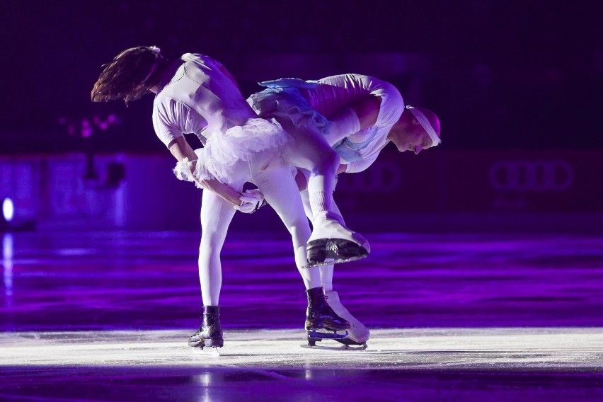 Kings on Ice. Popis łyżwiarskich umiejętności na Stadionie...