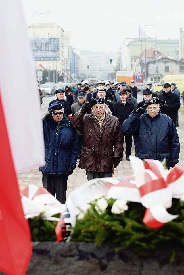 Tradycyjnie 10 lutego składano kwiaty na Płycie Marynarza Polskiego