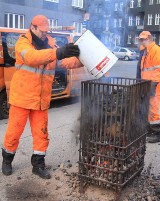 Jeszcze nie jest tak zimno, a koksiak już stoi [ZDJĘCIA]