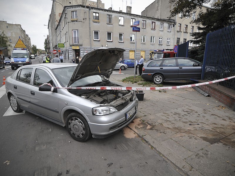 Łódź: wypadek na Tuwima. Ranne 2 osoby [ZDJĘCIA]