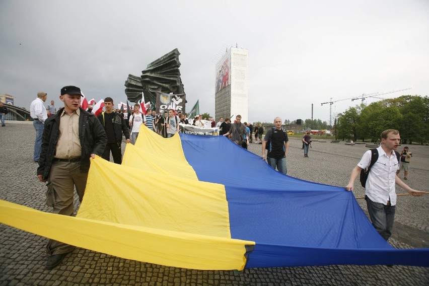 Marsz Powstańców Śląskich w Katowicach