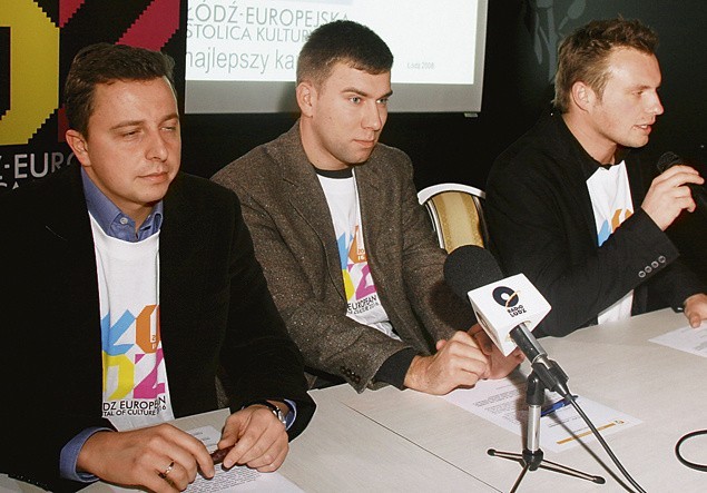 Bartosz Domaszewicz (w środku) niedawno podpisał deklarację współpracy klubów radnych przy projekcie Łódź - Europejską Stolicą Kultury 2016