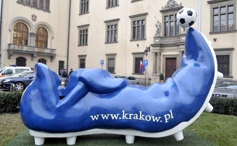 Piłkarski but promuje Kraków