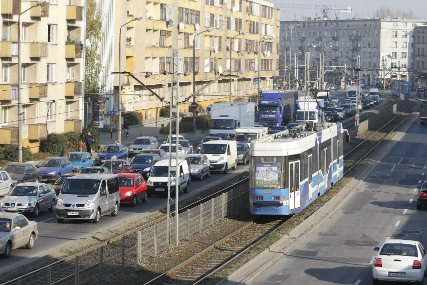 Wrocław: Zderzenie trzech aut na ul. Grabiszyńskiej (ZDJĘCIA)