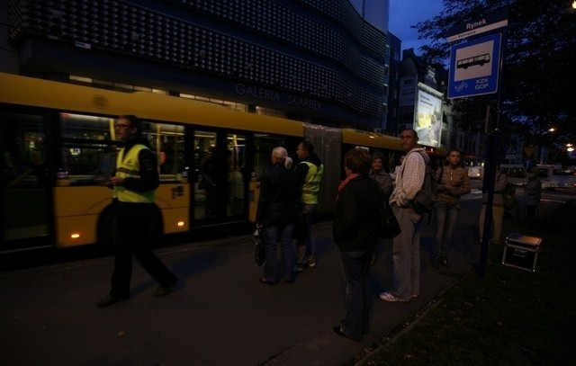 Pierwszy dzień wstrzymania komunikacji tramwajowej przez...