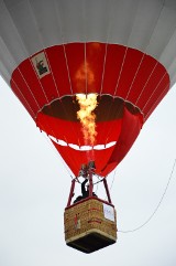 Kwidzyn: Wielkanocne Zawody Balonowe. Kolorowe olbrzymy wzniosły się w niebo [ZDJĘCIA]