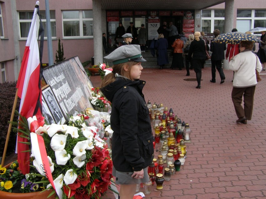 Tak 10 lat temu Tarnów oddawał hołd ofiarom katastrofy w Smoleńsku [ZDJĘCIA]