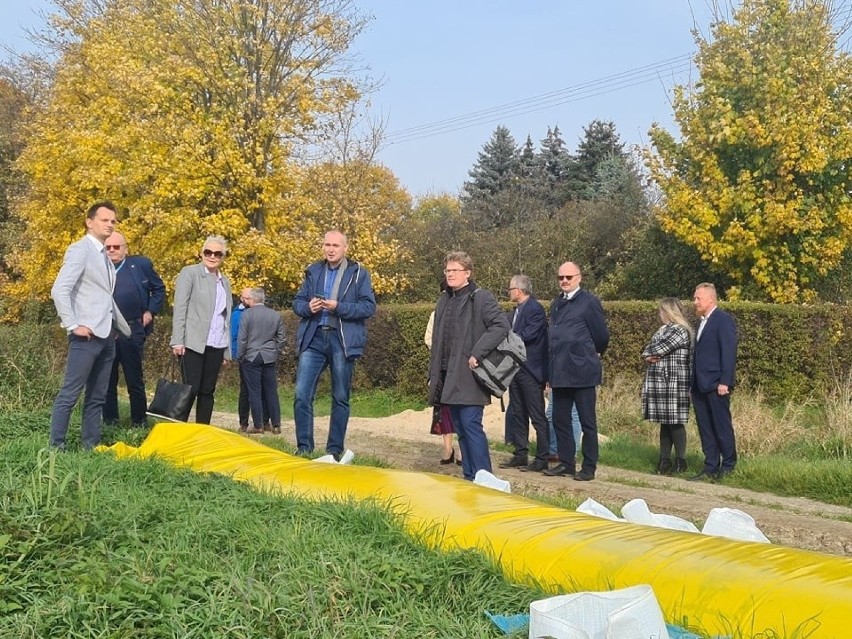 Rzeka Klikawka od lat wygrywa z rolnikami. Przyszedł czas na sukces gminy Puławy?