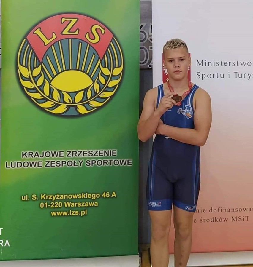 Medale młodych zawodników Feniksa Pesty Stargard. Brawo Nikola, brawo Filip 