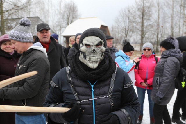 Bawiącym się wczoraj w skansenie miłośnikom podlaskiego folkloru z pewnością nie było zimno, mimo lekkiego mrozu