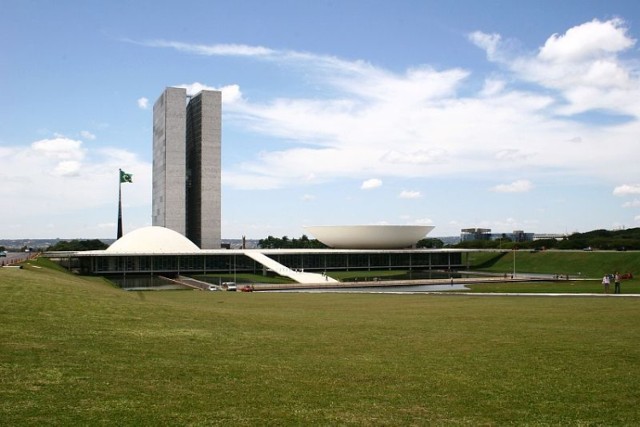 Kongres Narodowy, Brasilia. Budynek parlamentu, zaprojektowany przez Oscara Niemeyera, był początkiem modernistycznej architektury w Brazylii.