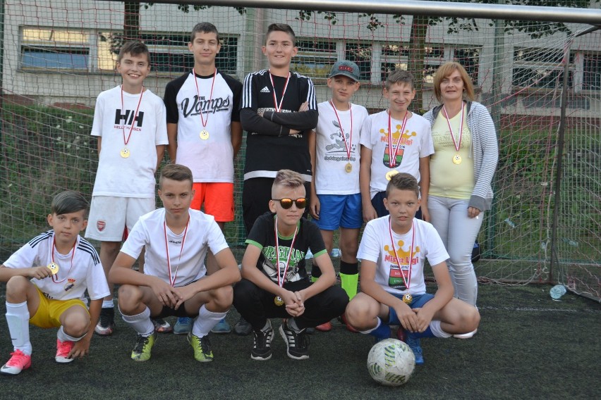 Białe Orły mistrzami ligi w piłce nożnej w Gniewkowie