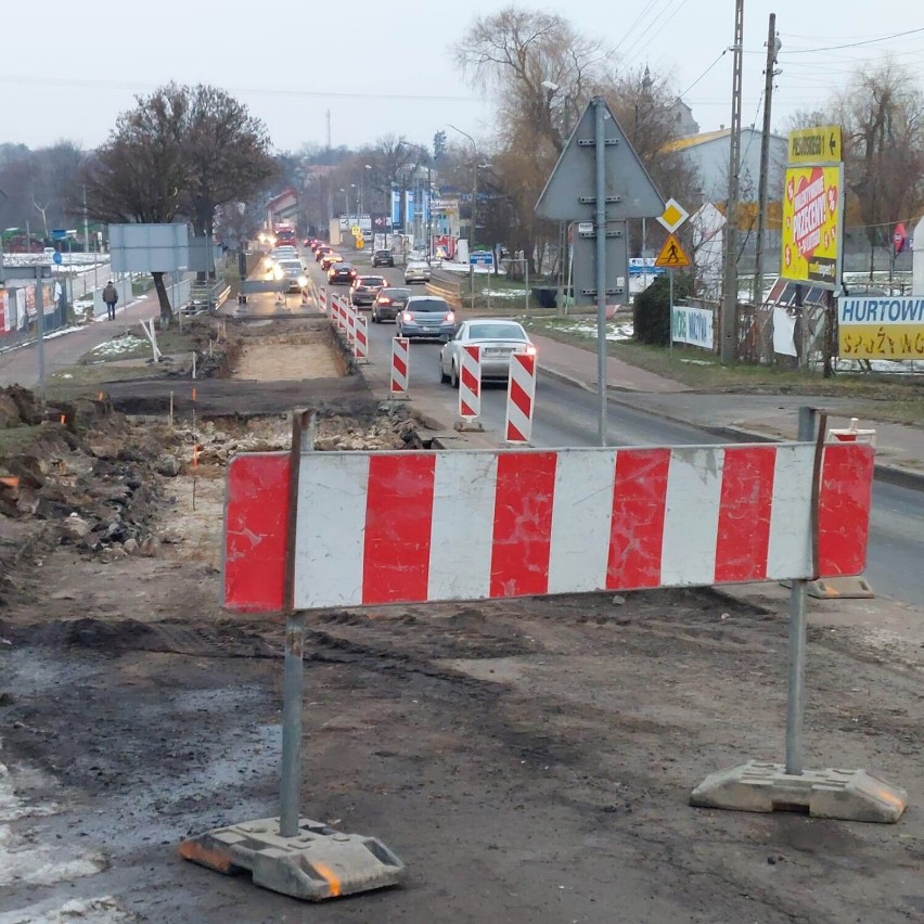 Trwa przebudowa dróg nr 726 i 713 w Opocznie. Zaglądamy na plac budowy ZDJĘCIA