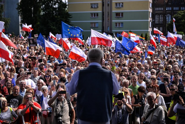 Swój udział w manifestacji zapowiedział m.in. Lech Wałęsa