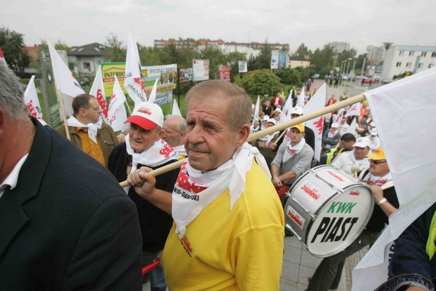 Salowe z Dąbrowy Górniczej zaostrzą protest [ZDJĘCIA i FILM]