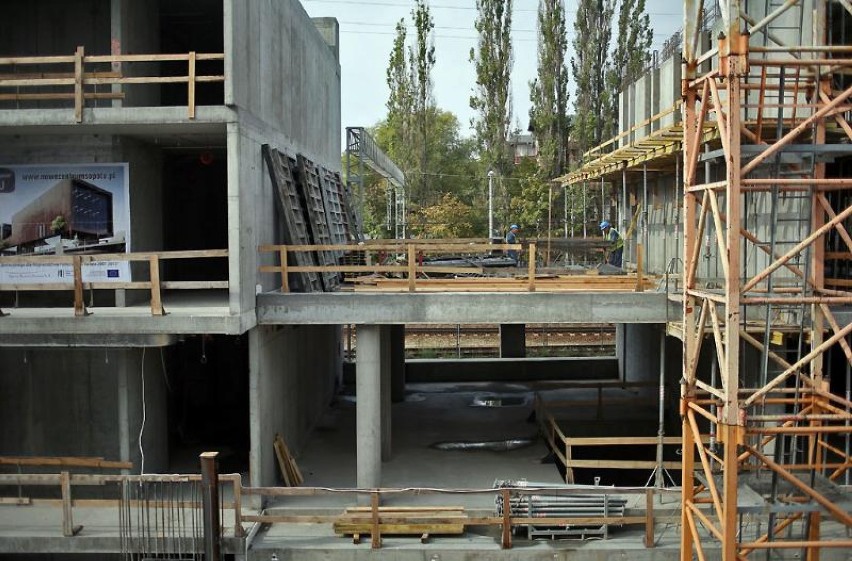 Dworzec w Sopocie - zdjęcia z budowy; podpisanie...