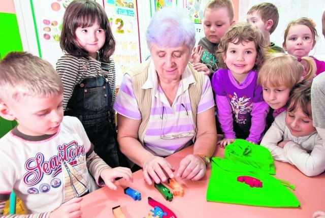 Zdaniem psychologów dzieci chodzące do przedszkola są radosne i komunikatywne