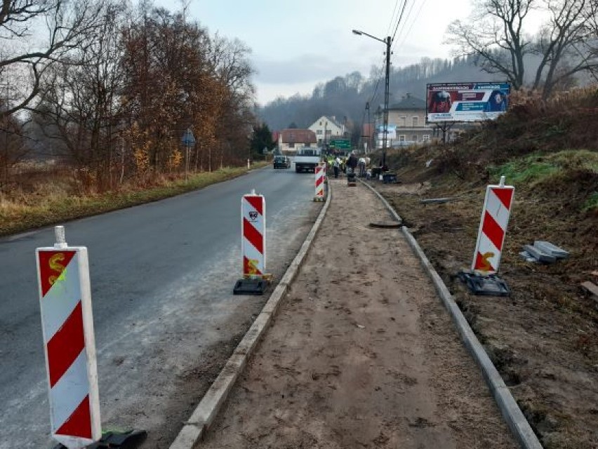Gmina Walim: Remont chodnika w Jugowicach na ukończeniu