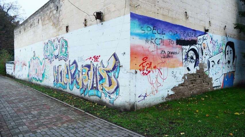 Murale w Bielsku Podlaskim widoczne są niemal na każdym...