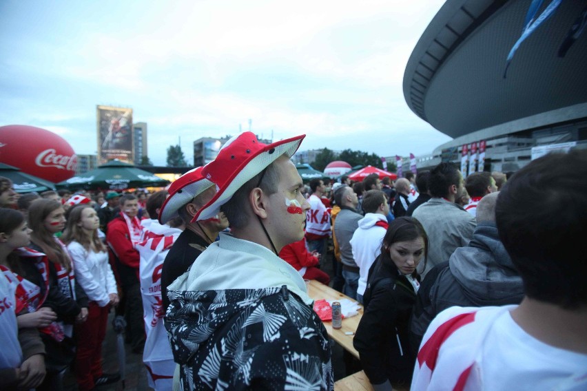 Strefa kibica w Katowicach szaleje na meczu Polska - Rosja [ZDJĘCIA]