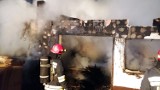 Pożar w Brzezinach. Spłonął warsztat stolarski. Straty sięgają 200 tysięcy złotych [FOTO]