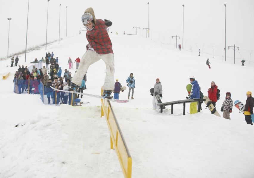 Rzutem na taśmę przed wiosną - zawody snowboardowe w Sosnowcu [ZDJĘCIA]