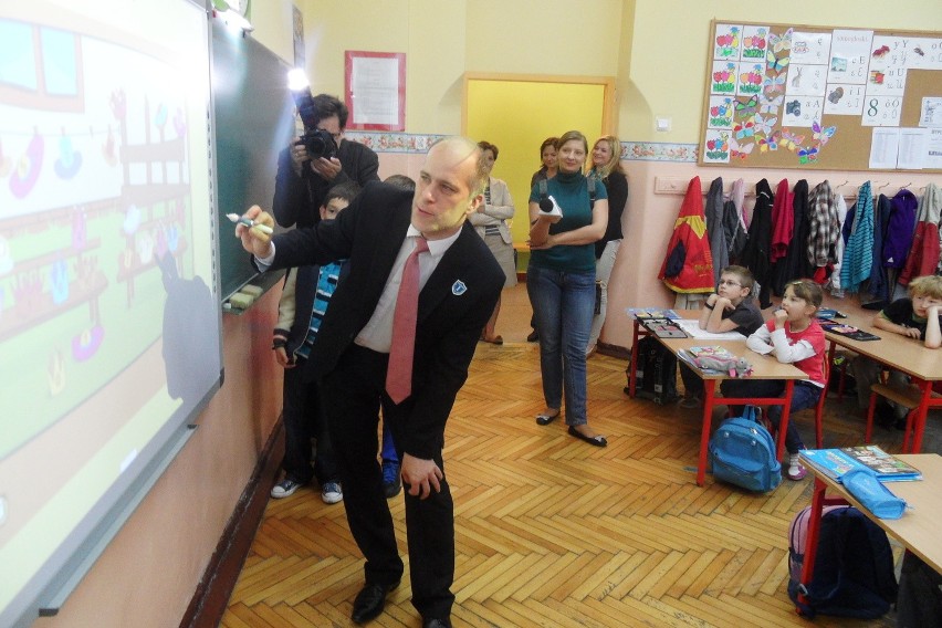 Marszałek Adam Matusziewicz w szkole w Chorzowie