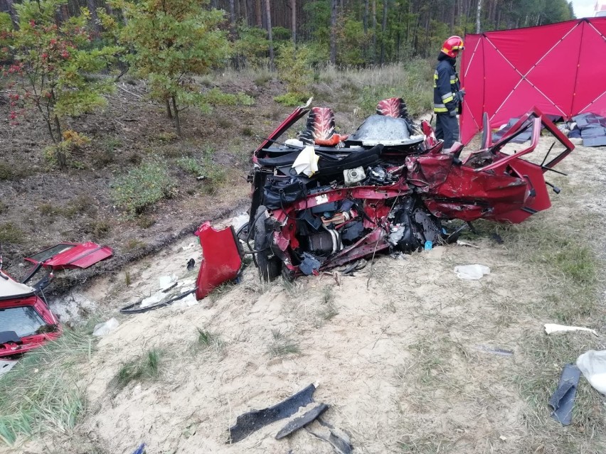 Radomsko: Wypadek na DK 91 w Bobrach. Nie żyją cztery osoby [ZDJĘCIA]