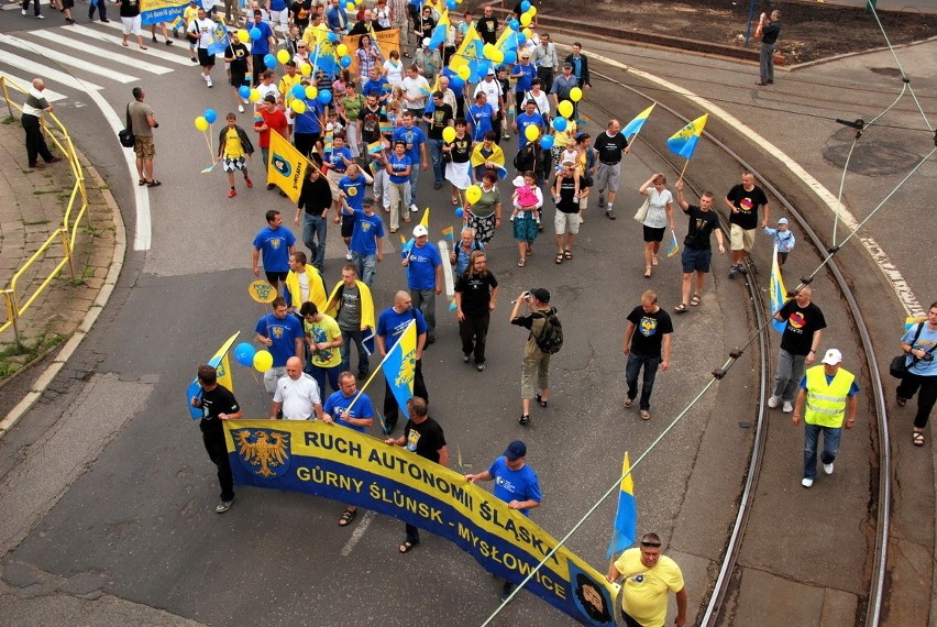 V Marsz Autonomii Śląska zgromadził 2,5 tysiąca osób [ZDJĘCIA]