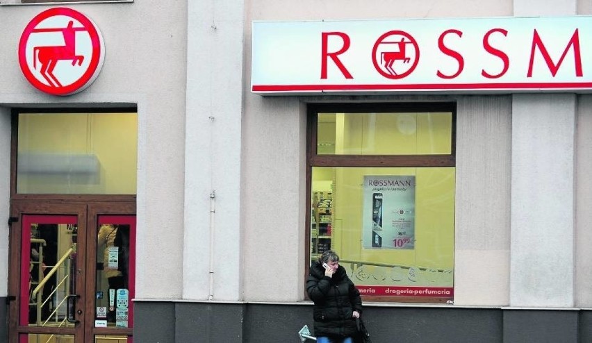 Rossmann ostrzega przed oszustami. W SMS-ach podszywają się...