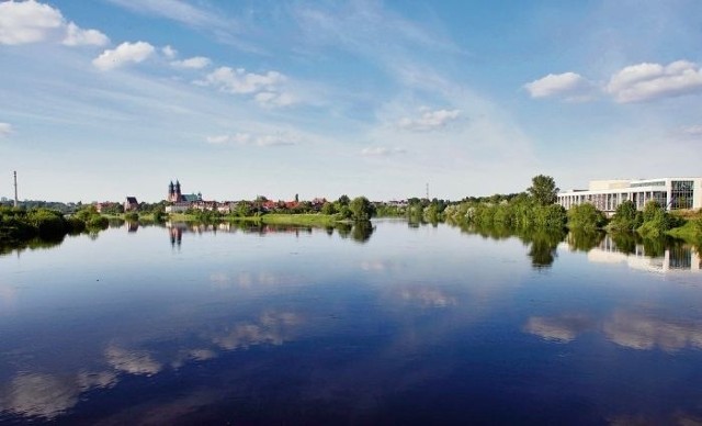 W Poznaniu Warta, mimo, że rozlała się podobnie jak w czasie powodzi w 1979 roku nie poczyniła wielkich zniszczeń. Groźniejsza była na wsi.