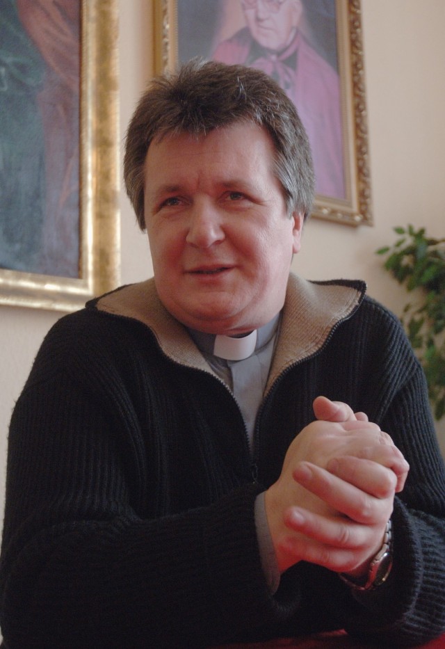 Ks. Zbigniew Samociak proboszczem katedry jest od 2005 r.