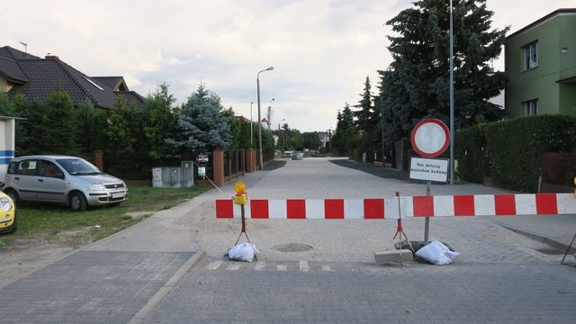 W Bydgoszczy trwa utwardzanie ulic gruntowych płytami ażurowymi. Drogowcy działają obecnie na ulicach: Rozłogi na Glinkach, W. Siemaszkowej w Starym Fordonie oraz Jordanowskiej na Szwederowie