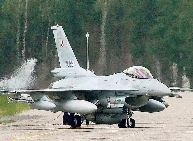W Łasku stacjonuje jedna eskadra, czyli 16 polskich F-16