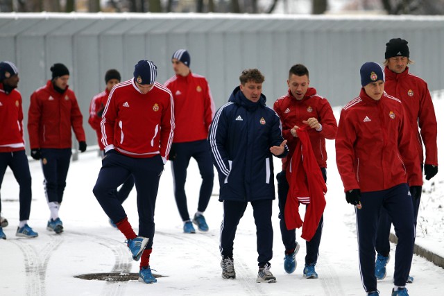 Tomasz Kulawik wie, że dla jego piłkarzy pierwsze dni na śniegu po powrocie z Turcji są trudne