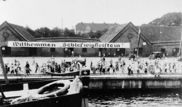 Pancernik szkolny "Schleswig-Holstein" przypłynął do Gdańska z "kurtuazyjną" wizytą