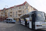 Wjazd na plac Kopernika w Opolu zablokował autobus [wideo] 