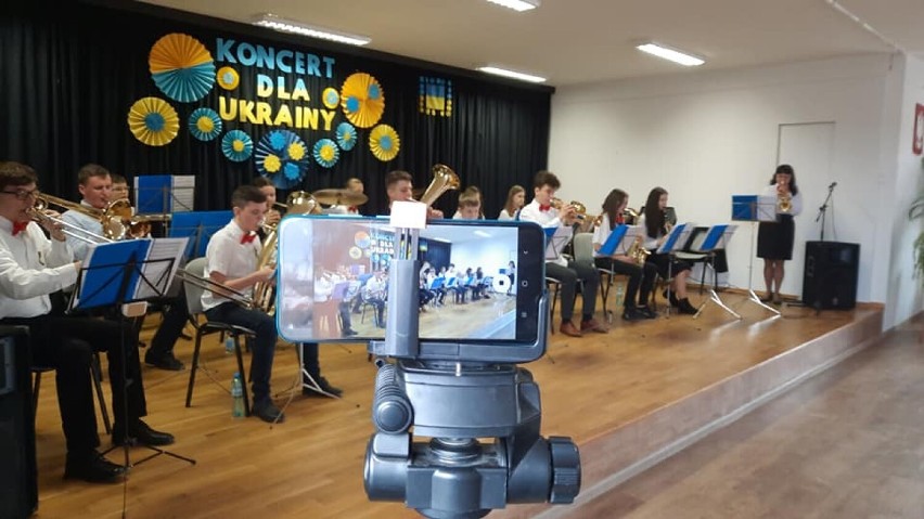 Czarnożylska Orkiestra Dęta zagrała koncert dla Ukrainy 