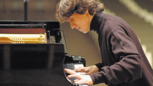 Interpretacje utworów Chopina w wykonaniu Rafała Blechacza uważane są za mistrzowskie