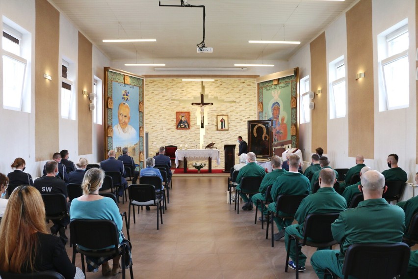 Wronki. Kopia obrazu Matki Boskiej Częstochowskiej we wronieckim Zakładzie Karnym