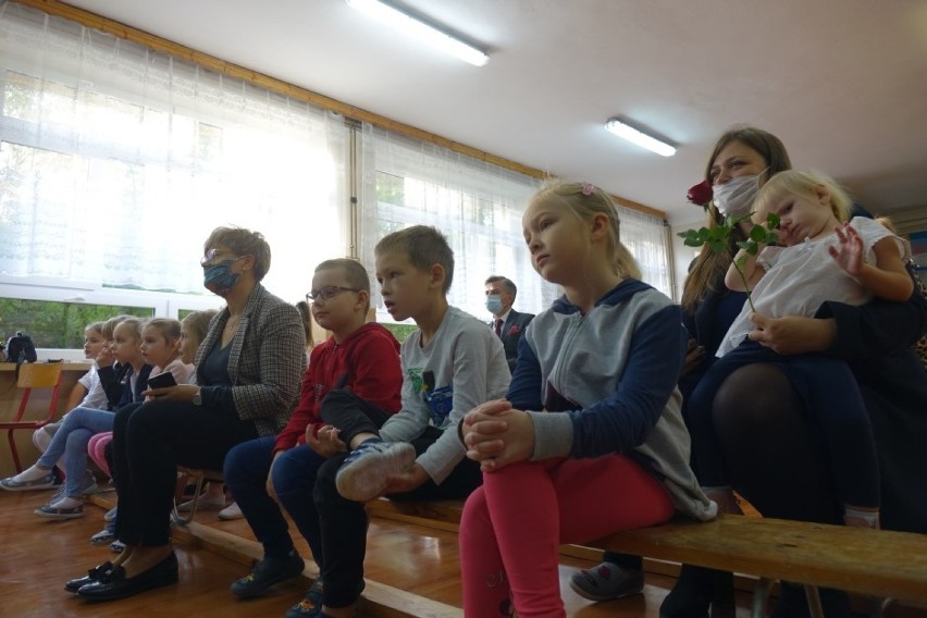Ślubowanie klas pierwszych w Zespole Szkolno-przedszkolnym w...