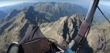 Tatry. Chwile grozy paralotniarza nad Rysami. Nagle uderzył w niego silny podmuch wiatru - FILM