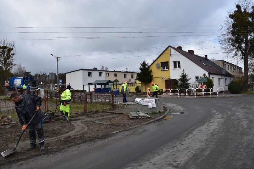 Inwestycje w powiecie obornickim. Trwa przebudowa drogi w Gołaszynie